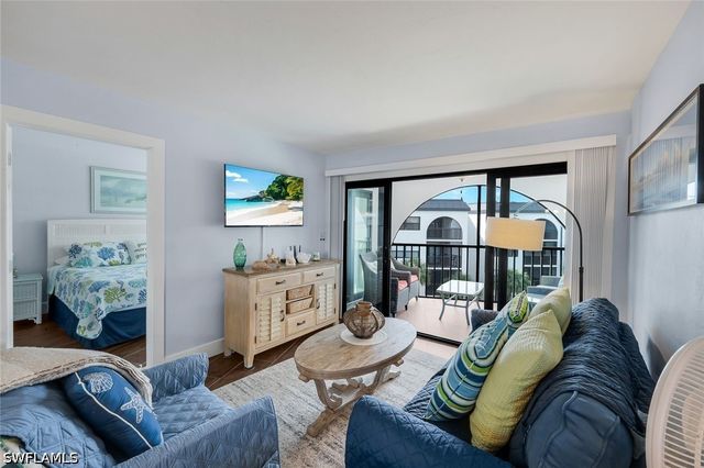 1023 Anglers CV E505, Marco Island, FL 34145