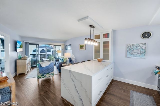 1023 Anglers CV E505, Marco Island, FL 34145