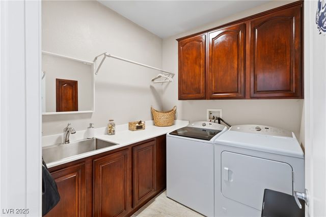 10665 Blue Nile Court, Las Vegas, NV 89144