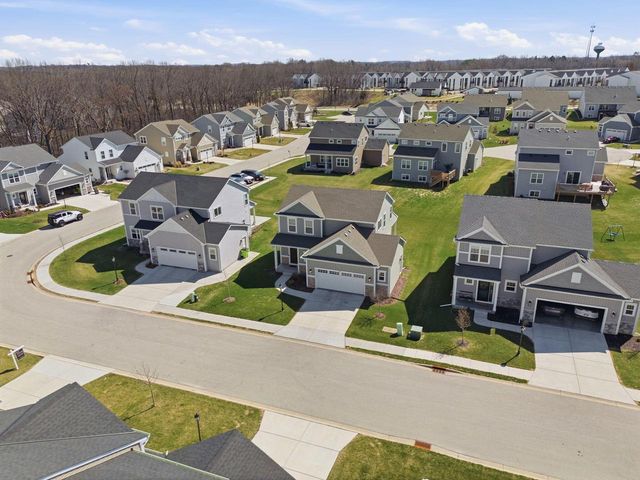 547 Wild Oak ROAD, Hartland, WI 53029
