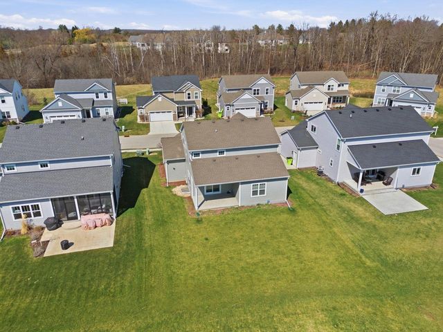 547 Wild Oak ROAD, Hartland, WI 53029