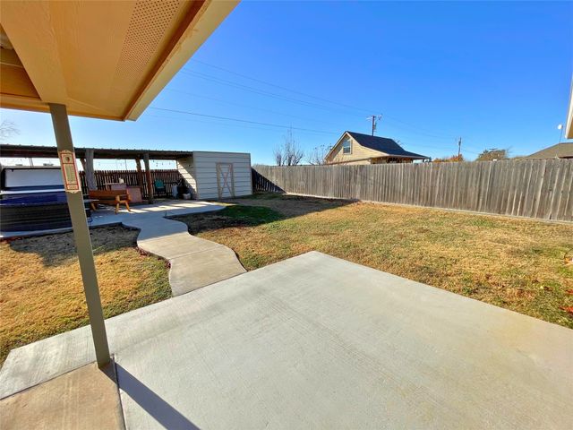 500 Moonlight Trail, Stephenville, TX 76401