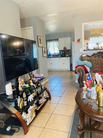 2337 LAURA STREET, Lake Wales, FL 33898