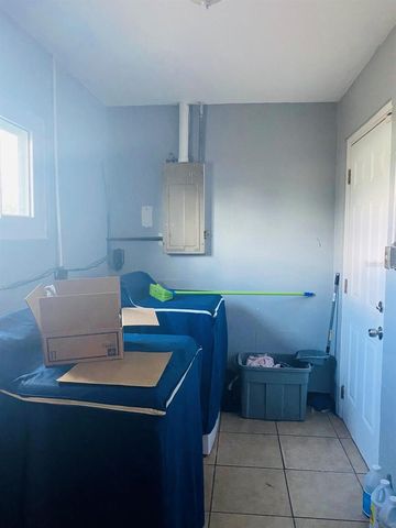 2337 LAURA STREET, Lake Wales, FL 33898