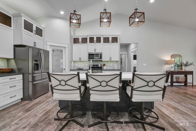 1937 Tamarack Loop, Twin Falls, ID 83301