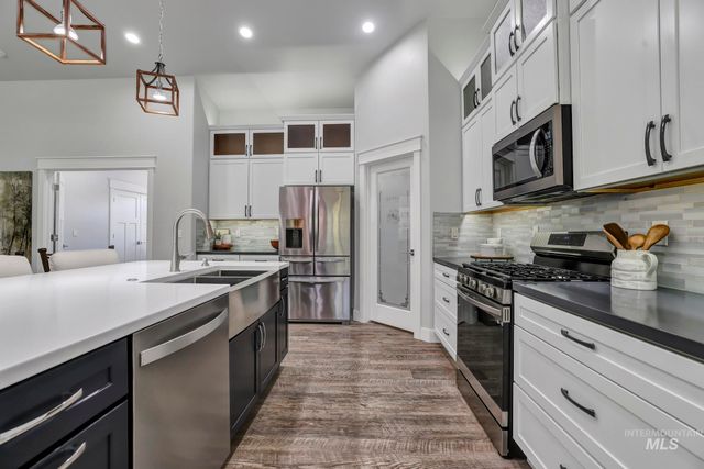1937 Tamarack Loop, Twin Falls, ID 83301