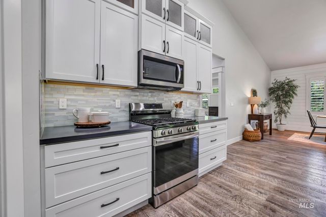 1937 Tamarack Loop, Twin Falls, ID 83301