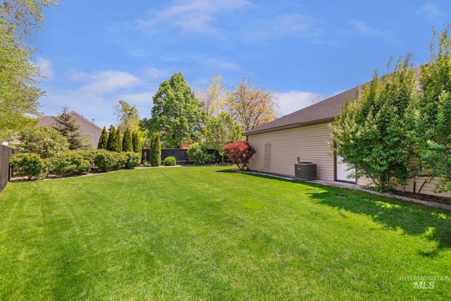 1937 Tamarack Loop, Twin Falls, ID 83301