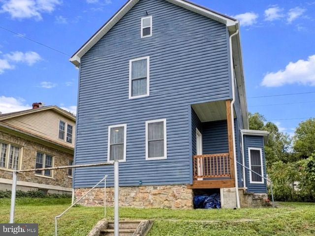 25 S MANN AVE, Yeagertown, PA 17099