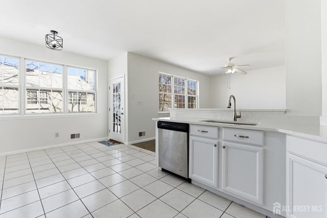 16 Rolling Brook Drive, Edison, NJ 08820