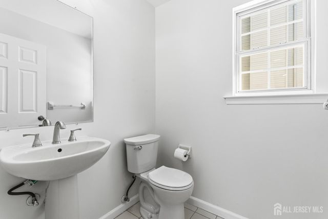 16 Rolling Brook Drive, Edison, NJ 08820