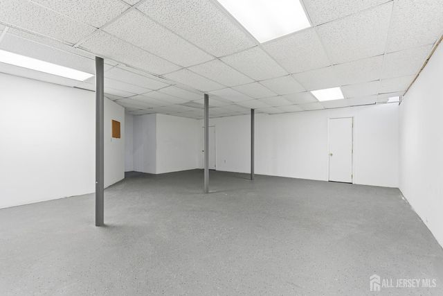 16 Rolling Brook Drive, Edison, NJ 08820