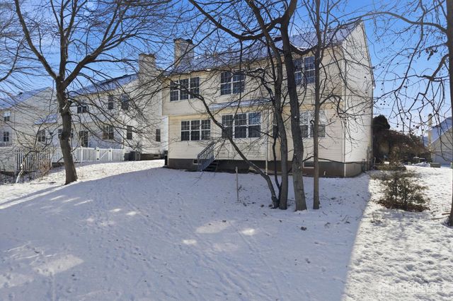 16 Rolling Brook Drive, Edison, NJ 08820