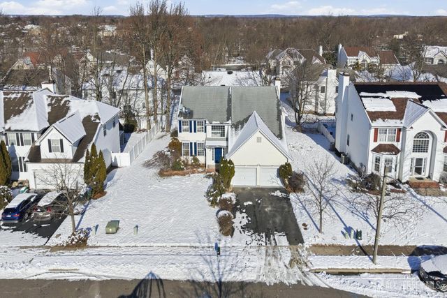 16 Rolling Brook Drive, Edison, NJ 08820