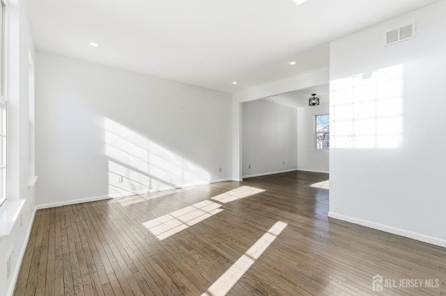 16 Rolling Brook Drive, Edison, NJ 08820