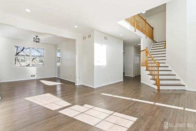 16 Rolling Brook Drive, Edison, NJ 08820