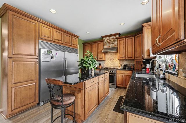 50414 Greycoat Lane, Macomb, MI 48044