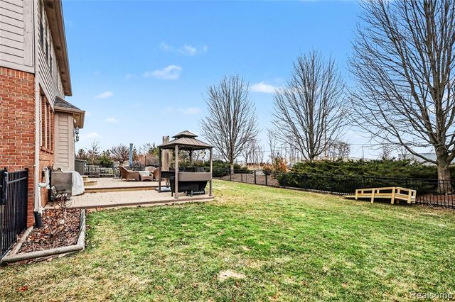 50414 Greycoat Lane, Macomb, MI 48044