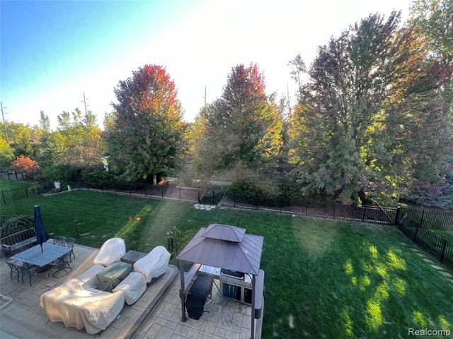 50414 Greycoat Lane, Macomb, MI 48044