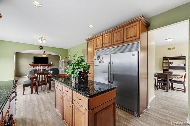 50414 Greycoat Lane, Macomb, MI 48044