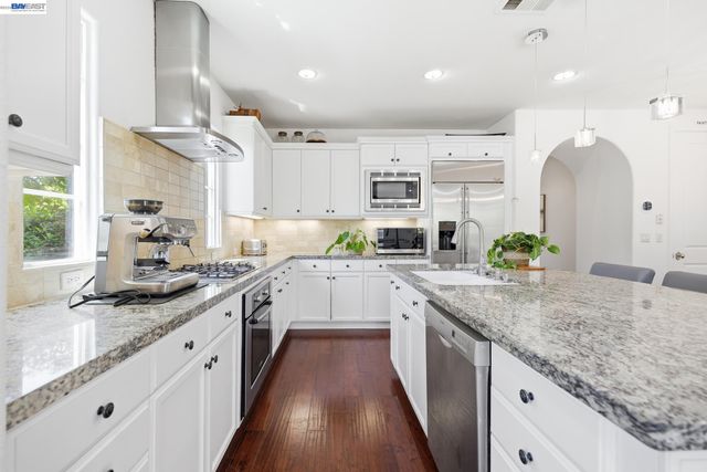3294 Griffon St, Danville, CA 94506