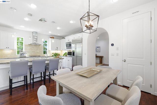 3294 Griffon St, Danville, CA 94506