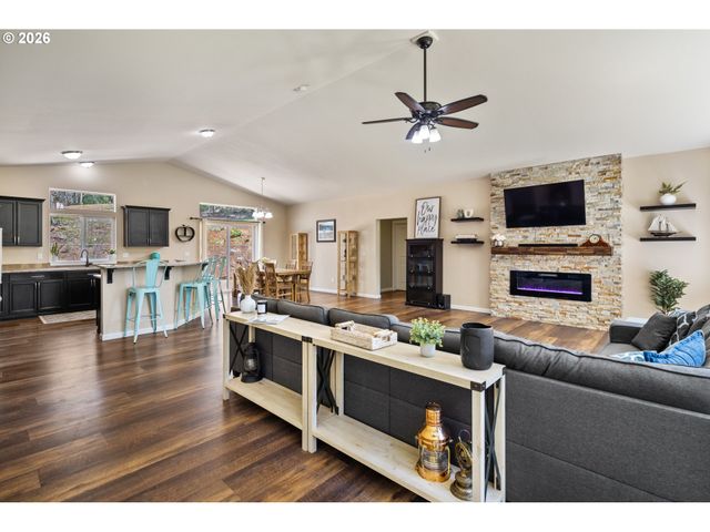 1452 LACOCK KELCHNER Rd, Underwood, WA 98651