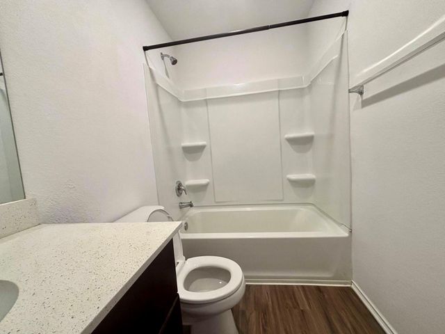 176 Andross LN, Bastrop, TX 78602