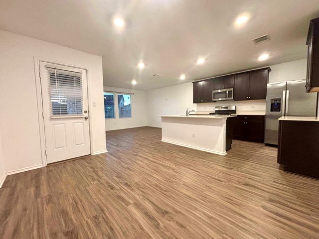 176 Andross LN, Bastrop, TX 78602