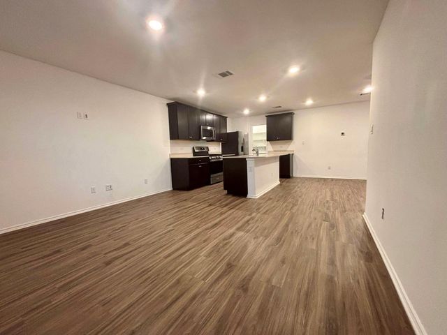 176 Andross LN, Bastrop, TX 78602