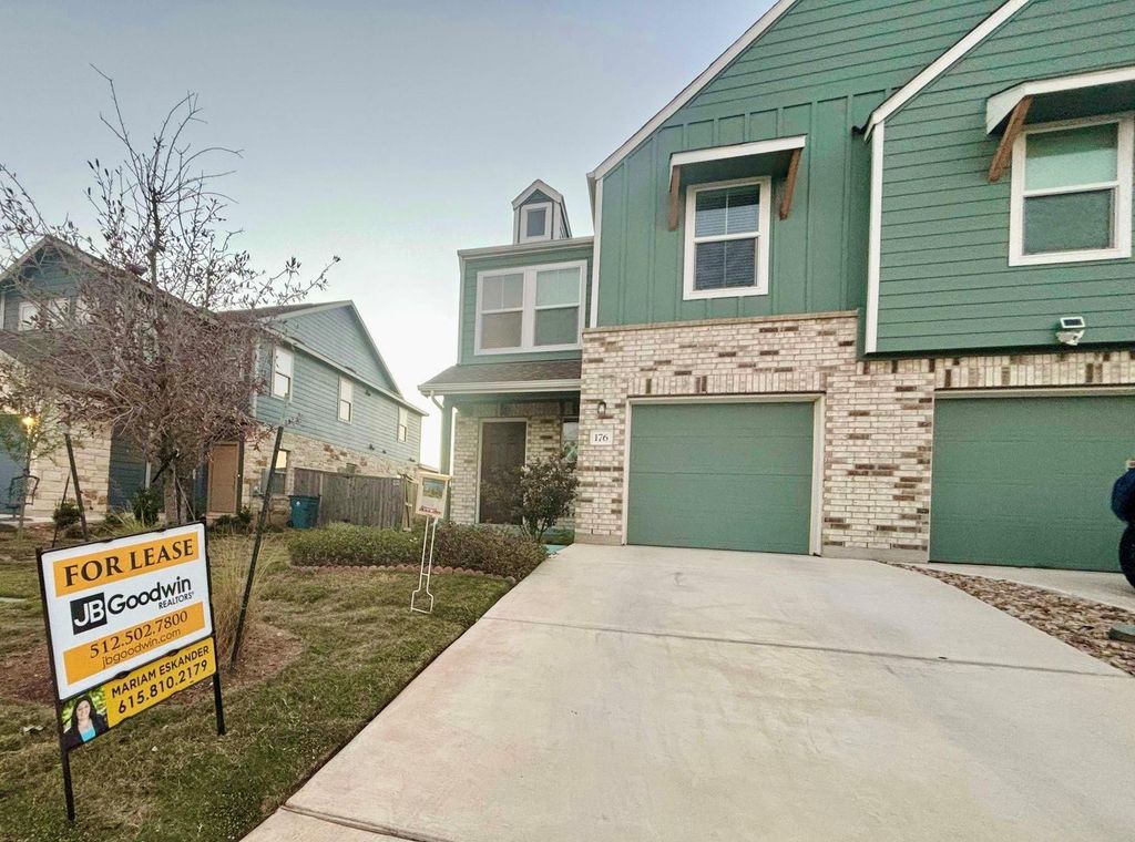 176 Andross LN, Bastrop, TX 78602