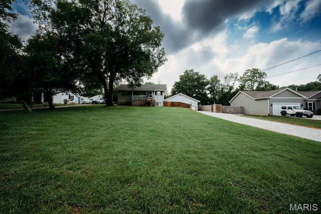 47 Lillian Drive, St Charles, MO 63304