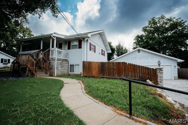 47 Lillian Drive, St Charles, MO 63304