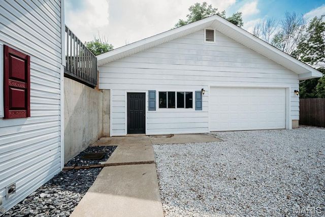 47 Lillian Drive, St Charles, MO 63304