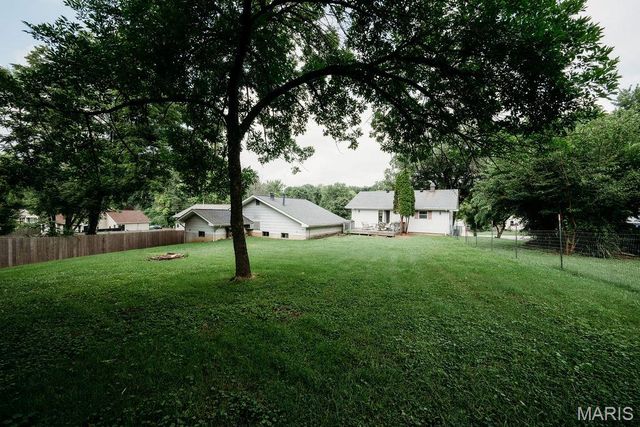 47 Lillian Drive, St Charles, MO 63304