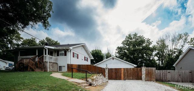 47 Lillian Drive, St Charles, MO 63304