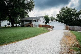 47 Lillian Drive, St Charles, MO 63304