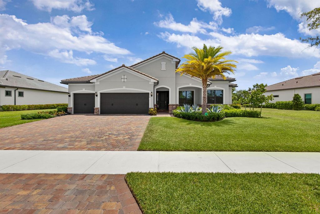 9218 Balsamo Drive, Palm Beach Gardens, FL 33412