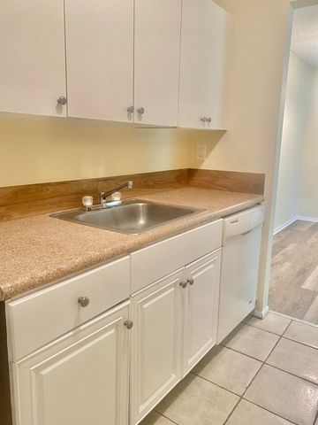 1200 LAKE VICTORIA Drive C, West Palm Beach, FL 33411