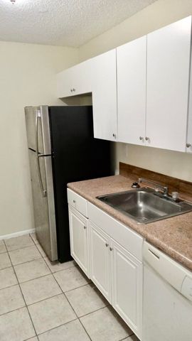 1200 LAKE VICTORIA Drive C, West Palm Beach, FL 33411