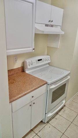 1200 LAKE VICTORIA Drive C, West Palm Beach, FL 33411