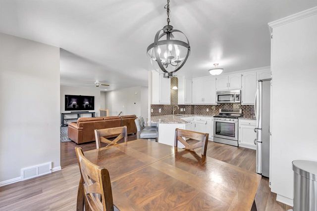 915 NIGHTINGALE COURT, Pulaski, WI 54162