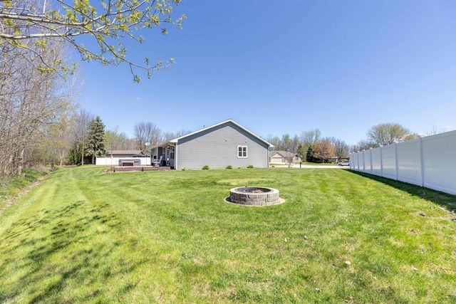 915 NIGHTINGALE COURT, Pulaski, WI 54162