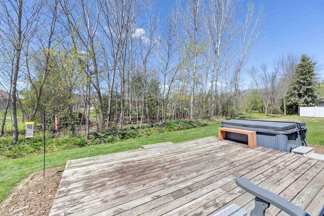 915 NIGHTINGALE COURT, Pulaski, WI 54162