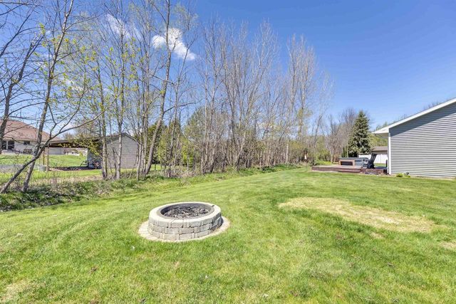 915 NIGHTINGALE COURT, Pulaski, WI 54162