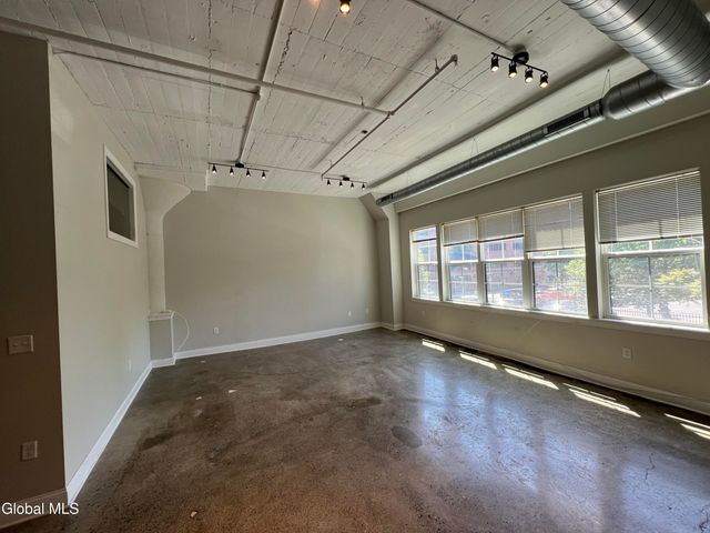 733 Broadway 203, Albany, NY 12207