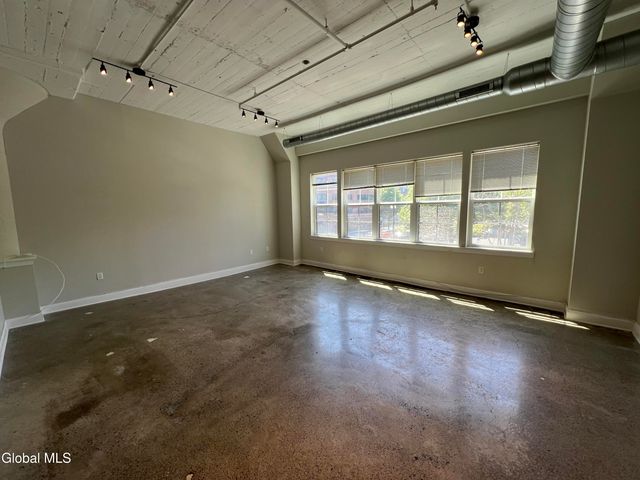 733 Broadway 203, Albany, NY 12207