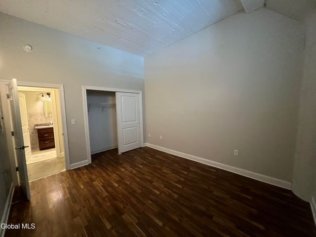 733 Broadway 203, Albany, NY 12207