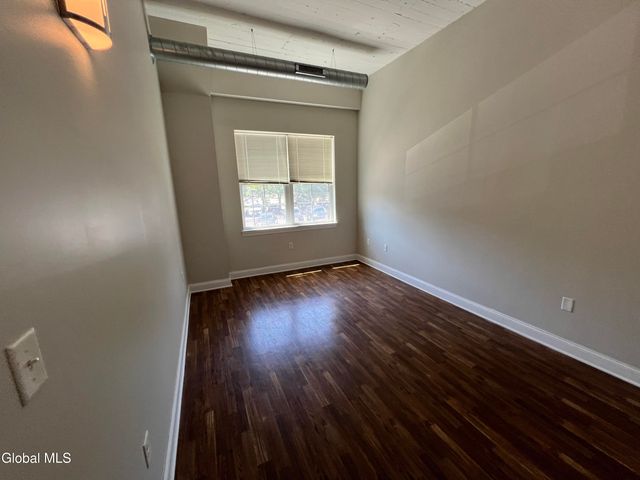 733 Broadway 203, Albany, NY 12207