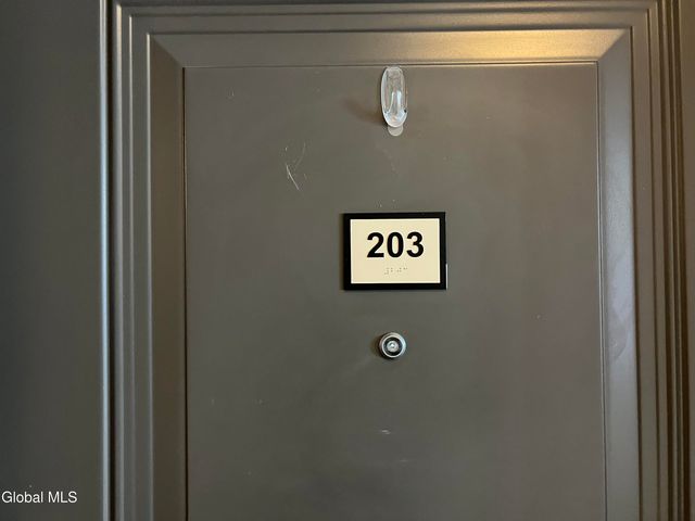 733 Broadway 203, Albany, NY 12207